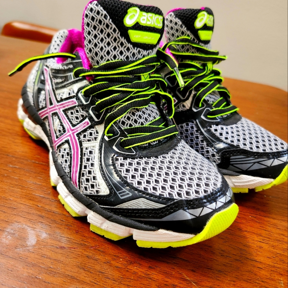 Asics gt2000 neon sneakers